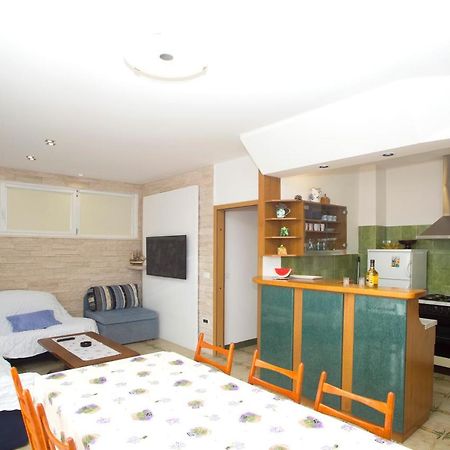 Apartment Damir Постира Экстерьер фото